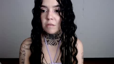 Snapshot of lannie_gonzales chatting on December 19, 11:25 pm LANNIE   online show from December 19, 11:25 pm