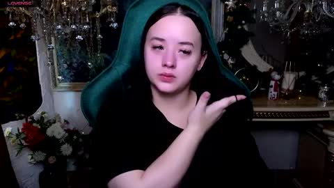 lara_benson_ online show from January 15, 7:14 am