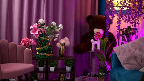 Lara online show from December 12, 8:32 pm