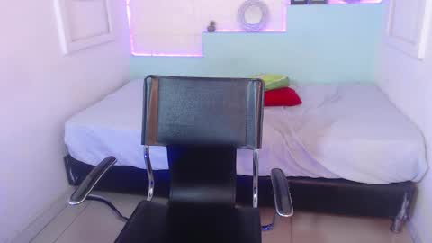 larabliss online show from February 10, 8:31 am