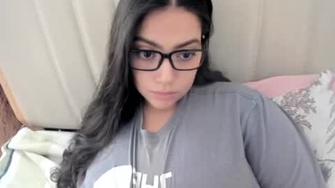 lara online show from December 15, 2:44 pm