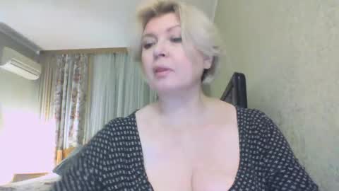 laramrs online show from November 19, 5:02 pm