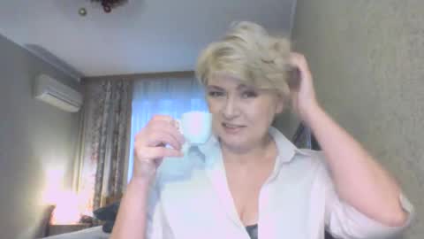 laramrs online show from January 17, 1:40 pm