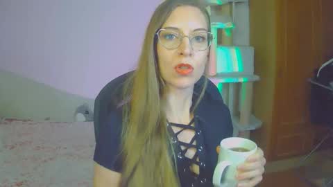 larawintersxxx online show from October 3, 11:43 pm