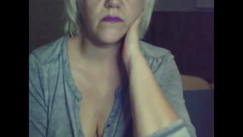 larisaq4ugo24 online show from November 7, 8:03 pm