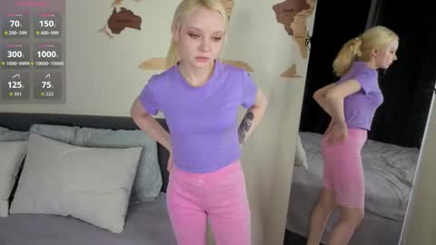 Emilia for my friends Amy online show from December 3, 1:30 am