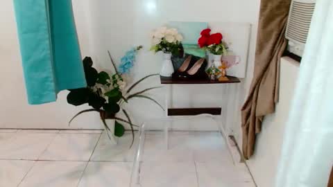 Kendra online show from February 7, 1:26 pm