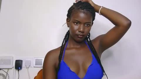 latiffaah_xx online show from February 17, 12:26 pm