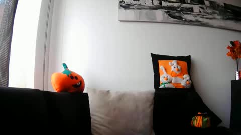 latiinvenushot online show from October 27, 2:45 pm