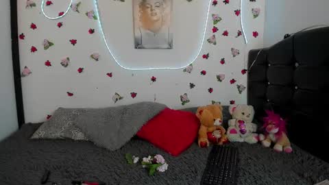 Luna  online show from February 27, 2:39 pm