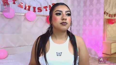 laulin_tay online show from February 17, 3:39 am