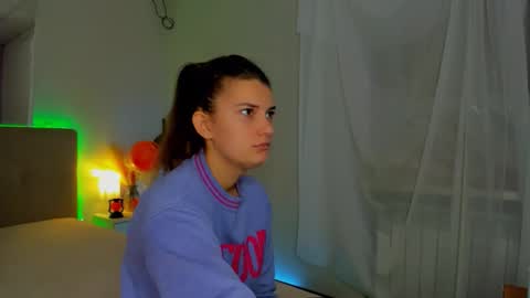 Laura online show from October 30, 7:33 am