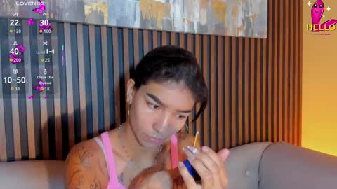 Laura online show from February 5, 1:03 pm