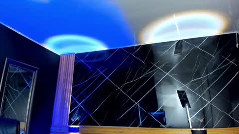 Laura online show from December 4, 11:52 am