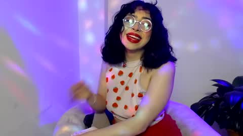 laura_pink01 online show from February 6, 9:06 pm
