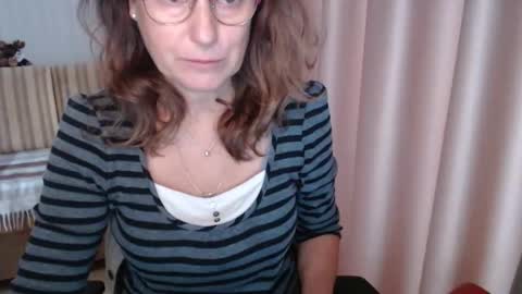 Snapshot of lauraoven1 chatting on October 23, 8:53 am Lauraoven1 online show from October 23, 8:53 am