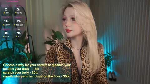  Laura  online show from September 17, 6:44 am