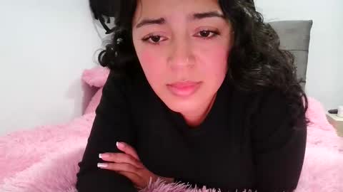 laurenhot94 online show from December 23, 12:03 am