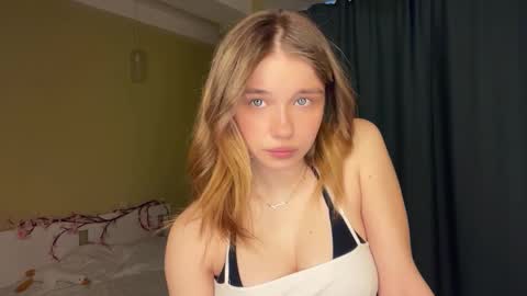 Bella online show from March 2, 11:06 am