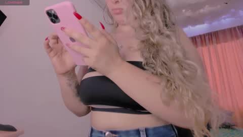 Lauu G online show from March 11, 9:37 pm