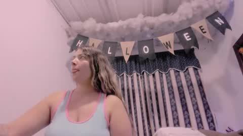 Lauu G online show from October 13, 9:45 am