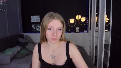 layla_glam online show from September 29, 1:38 pm
