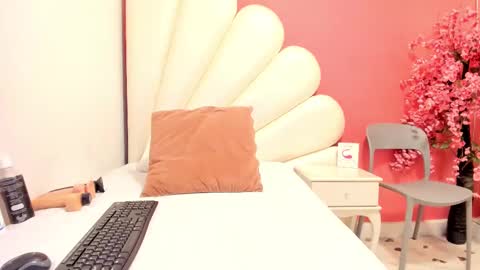 Lea online show from March 7, 8:33 pm