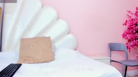 Lea online show from February 9, 7:41 pm