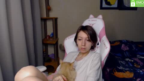 Snapshot of leah__gotty chatting on December 2, 2:18 pm Leah  Gotty online show from December 2, 2:18 pm