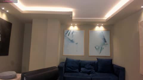 leahnovac online show from September 12, 2:02 pm