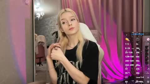 Snapshot of leanchika chatting on February 19, 11:46 pm Lean online show from February 19, 11:46 pm