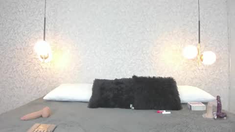 LEIGH ANGELS online show from September 11, 11:05 pm