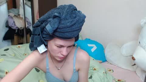 leila_bambi_ online show from January 20, 9:32 pm