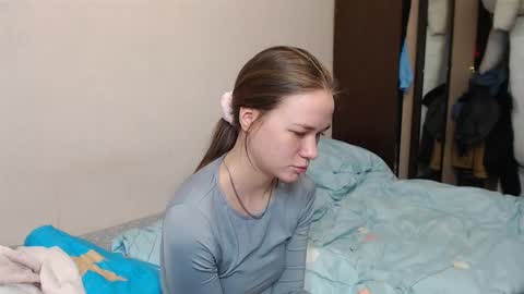 leila_bambi_ online show from February 17, 5:04 am