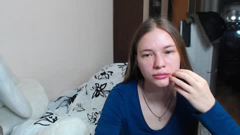 leila_bambi_ online show from December 24, 7:00 pm