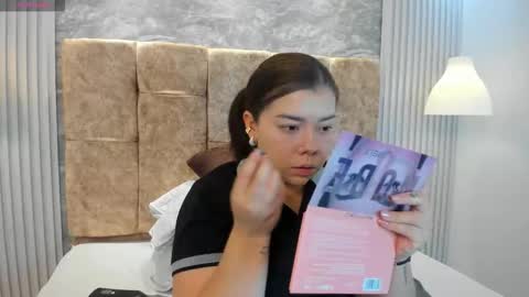 leilapons online show from October 28, 4:46 pm