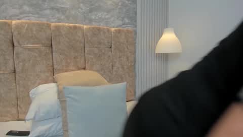 leilapons online show from October 3, 5:07 pm