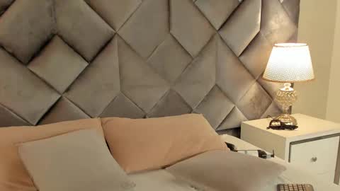 Leizathompson online show from September 12, 10:28 pm