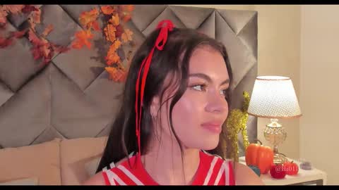 Leizathompson online show from October 25, 8:15 pm