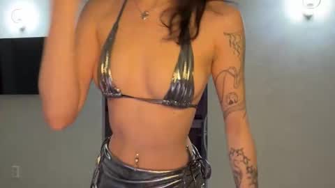 Snapshot of lemonandpeach chatting on October 1, 12:37 am i am peach online show from October 1, 12:37 am