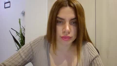 lena6122000 online show from October 21, 9:41 pm