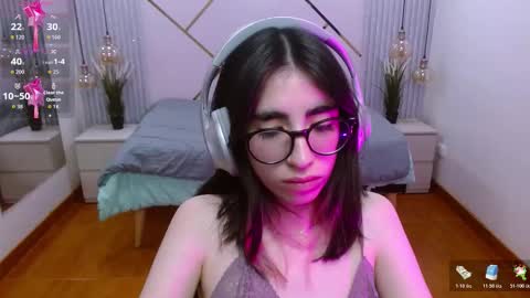 Lena online show from December 5, 7:04 pm