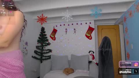 Snapshot of leslie9669 chatting on December 14, 4:08 pm Lesly online show from December 14, 4:08 pm