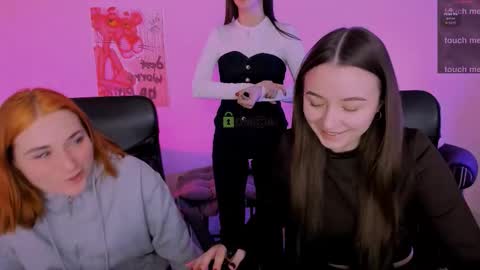 leslie_bird online show from February 10, 9:56 am