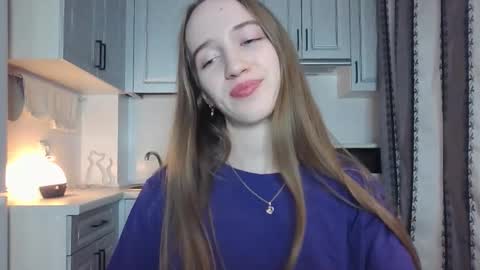  LESLIE   online show from October 3, 9:09 pm