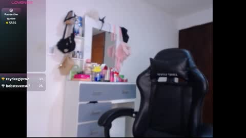 lesly online show from October 2, 2:05 am