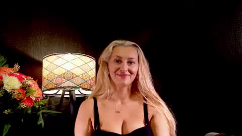 Snapshot of leticiareys chatting on October 21, 8:35 pm leticiareys online show from October 21, 8:35 pm