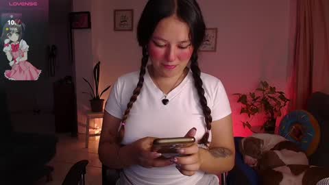 Lexie Thompson   8pm  0000am -5 online show from January 18, 3:42 am