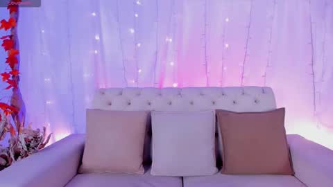 Lexie Thompson  online show from October 24, 12:12 pm