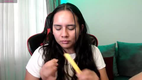 Lexy Davis online show from February 8, 9:25 pm